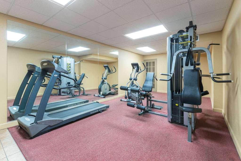 Ramada By Wyndham Topeka Downtown Hotel & Convention Center Съоръжения снимка